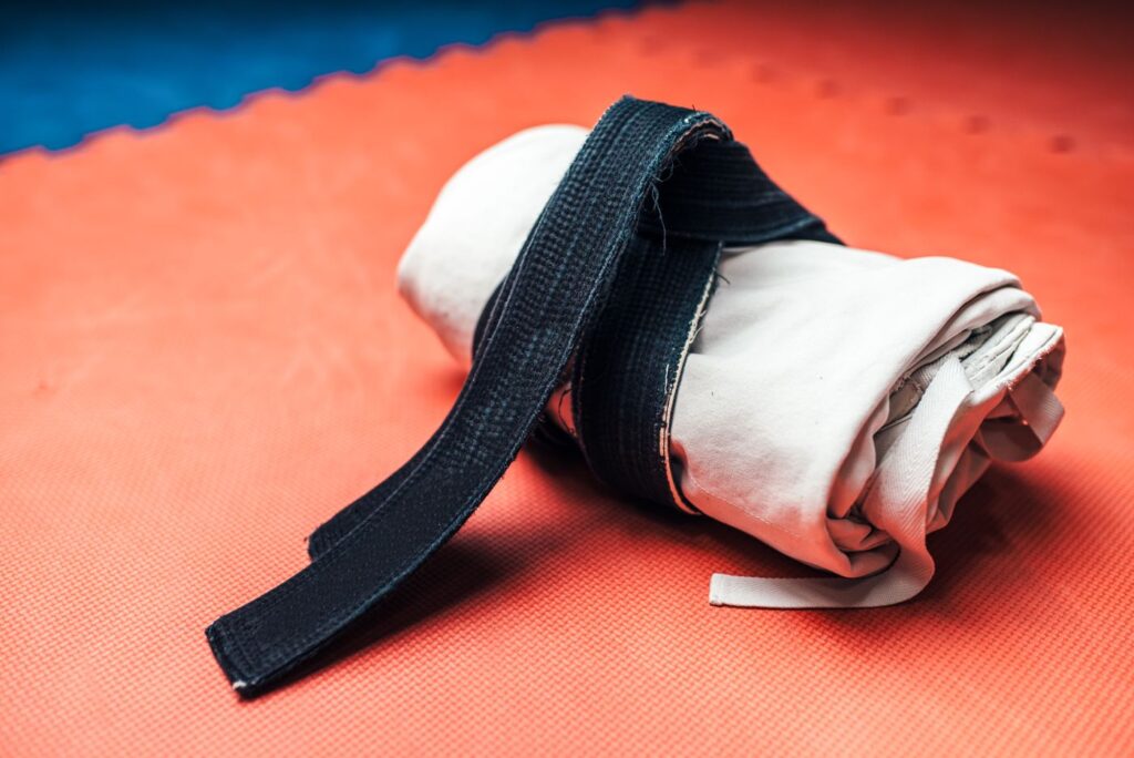strój karate czarny pas